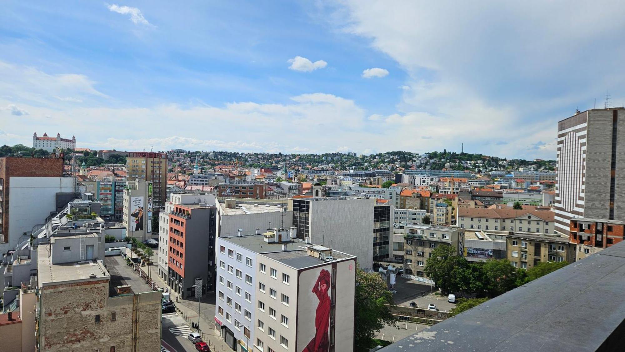 Panorama View Design Apt In Old Town - Free Parking Братислава Екстериор снимка