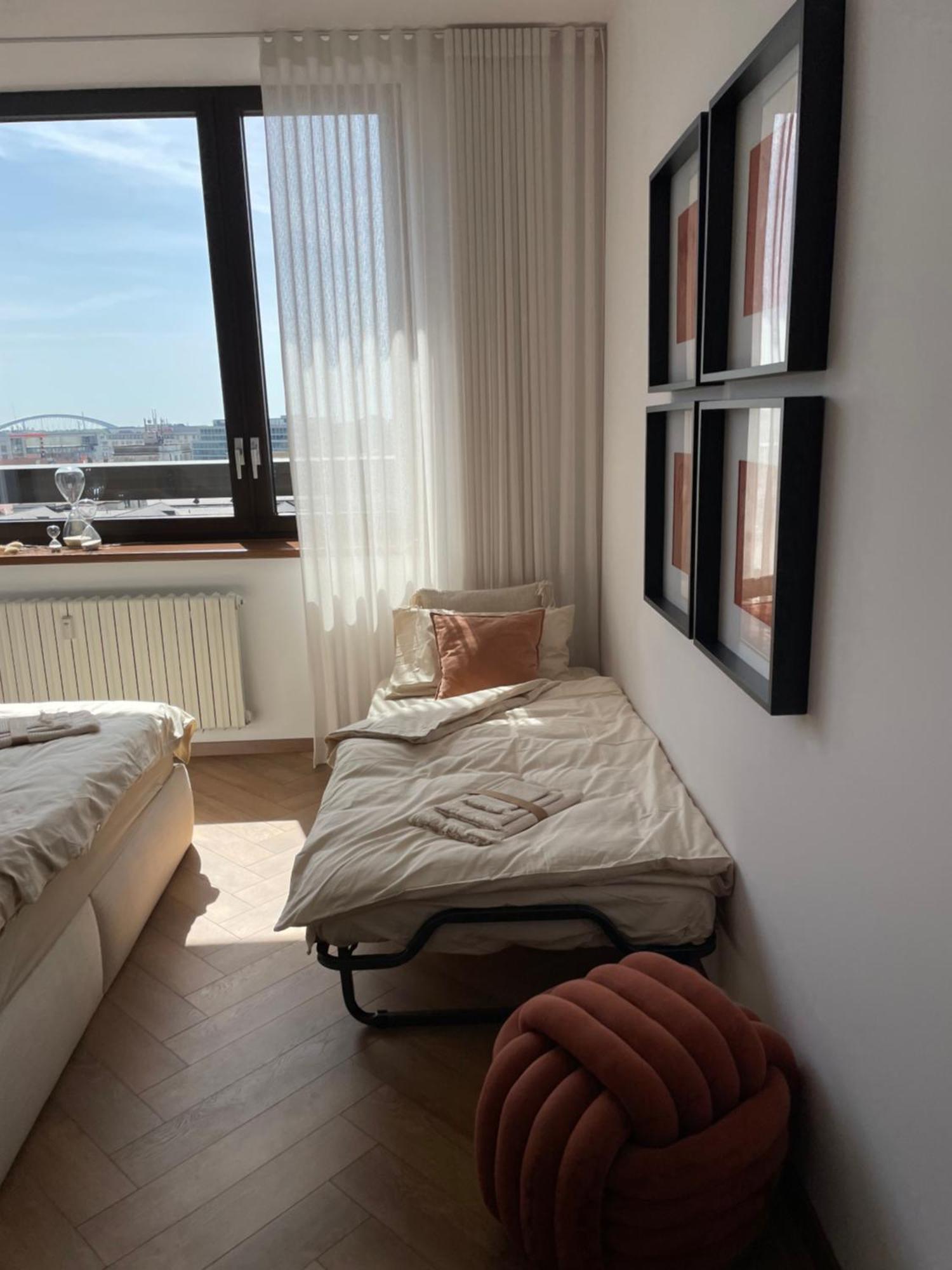 Panorama View Design Apt In Old Town - Free Parking Братислава Екстериор снимка