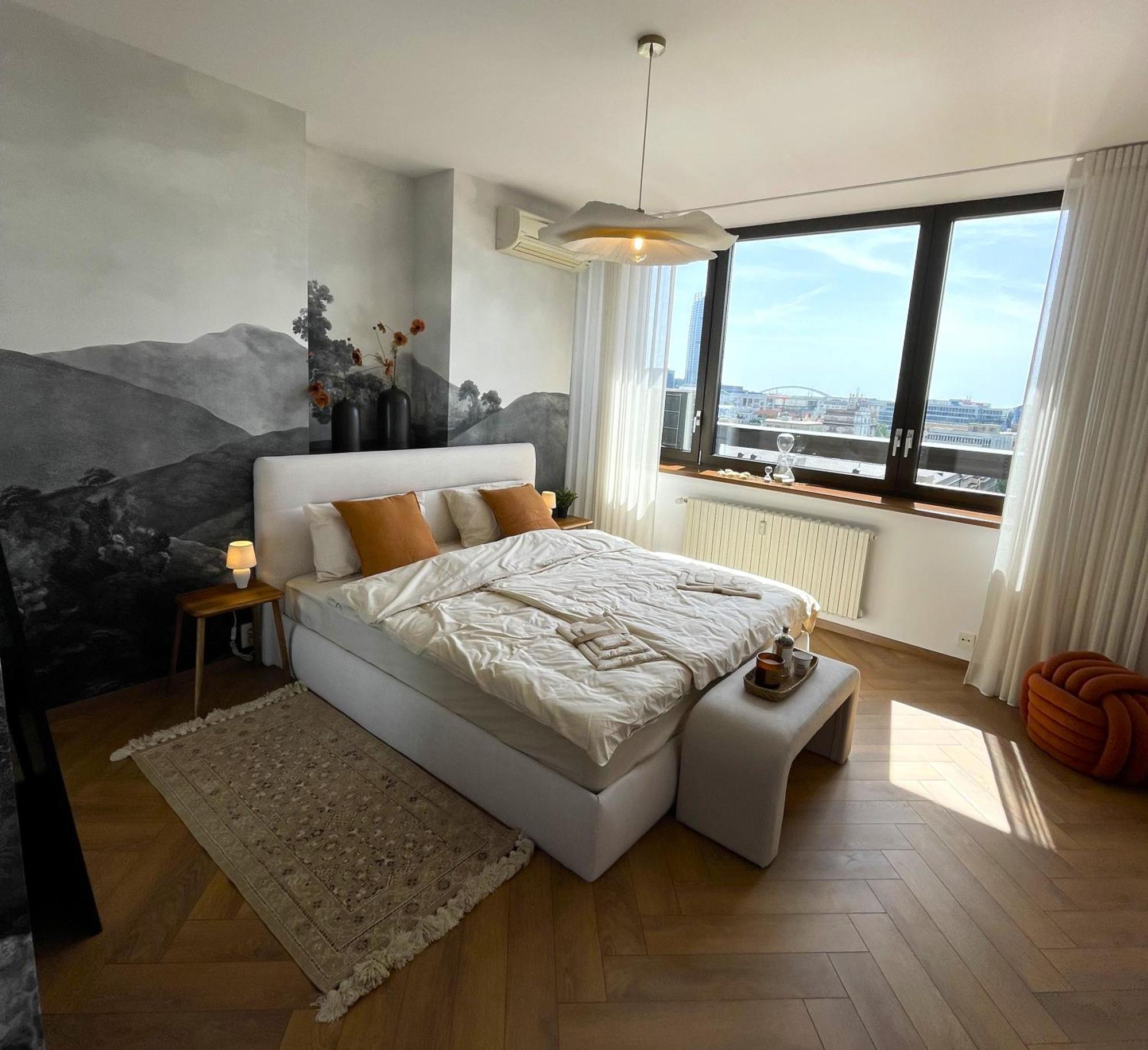 Panorama View Design Apt In Old Town - Free Parking Братислава Екстериор снимка